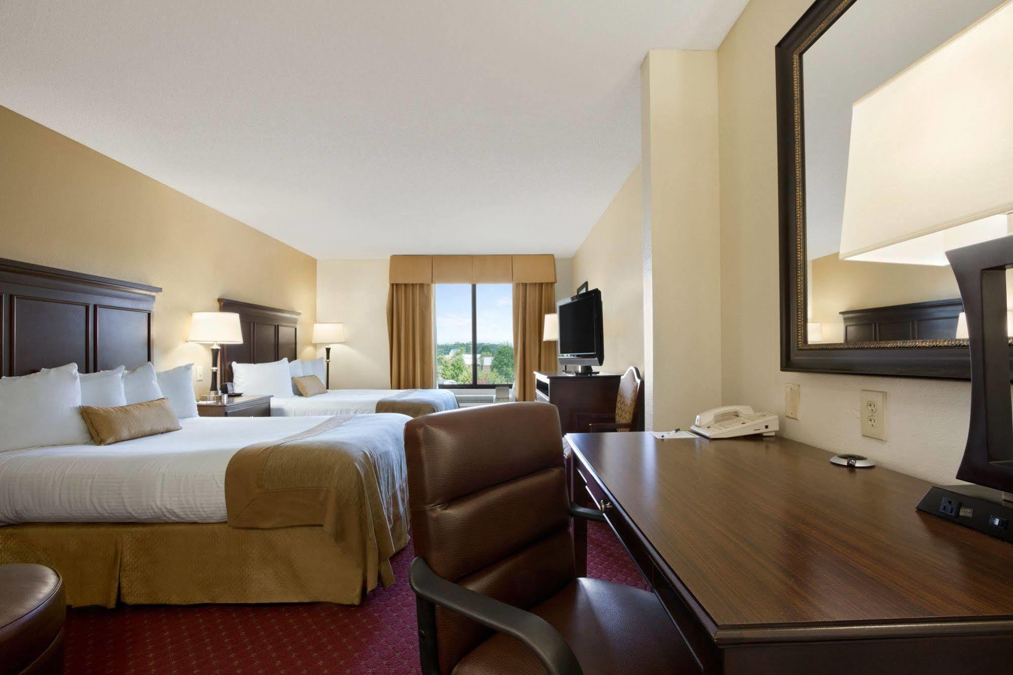 Spark By Hilton Greensboro Eksteriør billede
